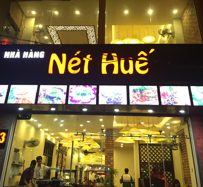 Biển quảng cáo nhà hàng Nét Huế