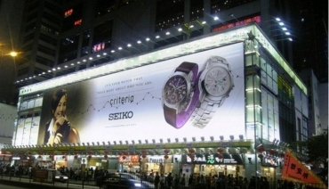 Thương hiệu được nâng cao nhờ biển quảng cáo đồng hồ đẹp và đẳng cấp